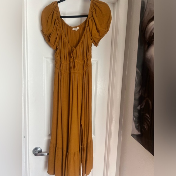 Never worn Blush Dress - Picture 3 of 8